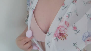 哥哥买的道具到了，准备要开始给他表演了！