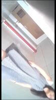 厕拍系列【5】美女尿完后还垫卫生纸