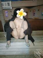 广场路边自慰，开门肏骚妻1