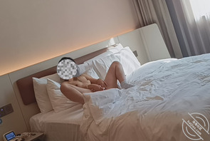 【原创】17.妹妹又缺钱了，那必须得用骚B来换，让她试试黄瓜的威力0