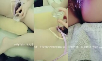 原创老婆淫荡的自慰
