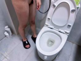 (原创)趁着妹妹洗澡的时候来给她修剪阴毛0