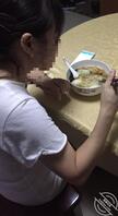总感觉我妈在勾引我，你们觉得呢？