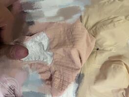 没机会操丈母娘，只能拿内衣撸几把0