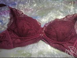 打胶妈妈的骚内衣，保养奶罩0