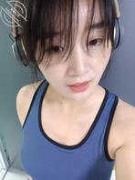 绿母奴欢迎野爹们排队操我骚妈，在排卵期把精子全射到我妈的子宫里