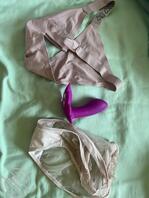 在家翻出妈妈的假鸡吧，和外出震动器 真骚 真想偷拍到她用鸡巴插自己的时候0