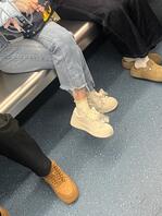 地铁随拍的白袜2