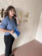 公司前台遇扣脚舅妈，这脚脚你们能玩几年1