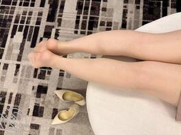 姑姑的美腿丝袜足控