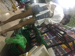 广西某小商店老板娘 是个小少妇哦
