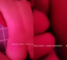 爱妻发sao，边用自慰棒边挨草