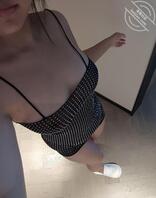 深夜的挑战小游戏继续，继续曝光，丽丽看到哥哥评论骚逼就好痒好想被操。1