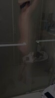 偷拍出轨老婆的视频，被四五个人操的逼黑不黑？