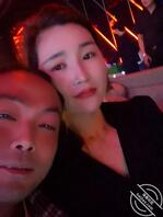 绿帽夫妻彤彤偷偷舔野男人的屌