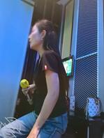 同事人妻，老公嘴里的贤惠妻子，我胯下的淫荡母狗，留下评论发生活照。1