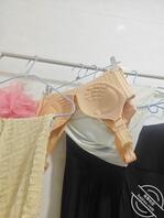 朋友老婆的内衣，好想射上面