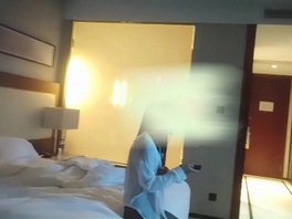 21岁的大学小姐姐，喜欢关灯干，扛腿打桩