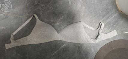 妈妈的内衣内裤，请大家尽情羞辱她，我只看评论。