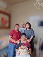 去外地上学里，不知道离婚的妈妈一个人在家都干什么