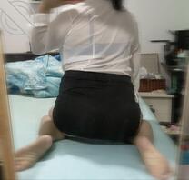 实习女生投稿 男人都是我的逼下的坐垫，鸡鸡小的不许看0