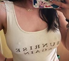 长沙某大学骚母猪大奶自拍0