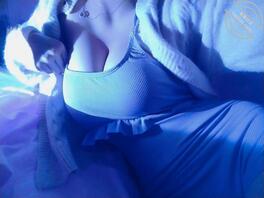 潘瑜母狗祝主人们新年快乐1