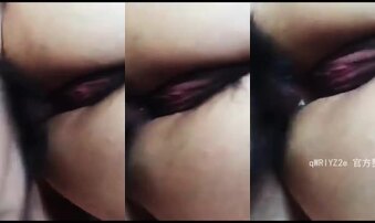 淫水泛滥，第一视角全部都湿透了，全程骚叫女友闺蜜