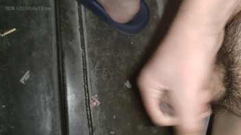 有没有露出的公狗天津红桥 明可以一起露出拍照 撸鸡把