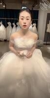 请野爹们青睐我的穿婚纱新娘婊子骚妈0