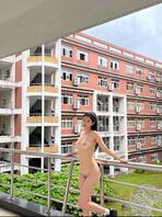 操不到女神就给女神脱衣