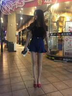 近距离跟拍红高跟邻居少妇，差点被发现，有人喜欢吗 有的话下期继续跟拍2