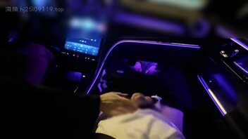 我是不是被小姨玩弄到阳痿了？小姨边开车边边玩我小鸡鸡总是叫不听！