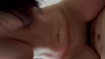 两颗蜜桃晃射你的双眼