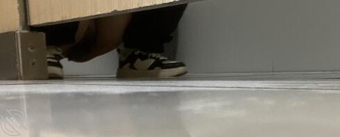 《原创》今日厕拍 抄底 厕拍有点暗要调高亮度看 全是毛1