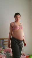 分享巨乳老妈的风骚孕照，大家帮忙看看老妈是不是那种风骚的女人
