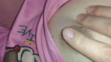 大早上自摸给我看