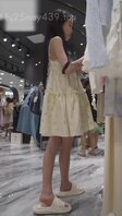 【裙底系列】白色吊带裙妹子裙底透明内裤好像都是湿的，真骚气。