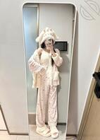 初入海角介绍自己。分享一下雯雯最近的情况，她想约你们大乱交作结尾能接受吗2