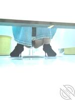 原创厕拍露脸，有味道的少妇真是太棒了！