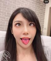 分享一下婊子们翻白眼吐舌头的照片2