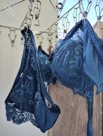 嫂子的内裤太性感了吧 好骚啊