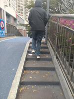 和19岁处女女大出去旅游，见面了