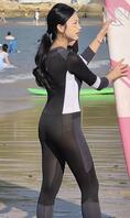海边美女冲浪2