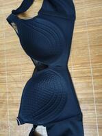 怎样才能拿下大奶子小姨子，经常偷看小姨子洗澡，无奈没有针孔摄像头1