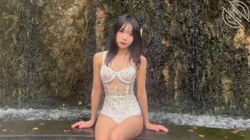 骚母狗的温泉之旅0