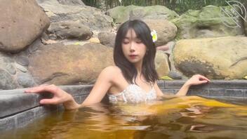 骚母狗的温泉之旅1