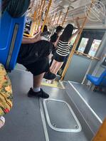 公交车上的学生妹，身材特别棒，就是年龄太小了0