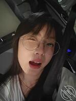 第一次在车上自慰，好爽