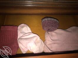 终于放假了，偷偷去亲姐姐房间翻一下，姐姐还是那么喜欢穿丝2